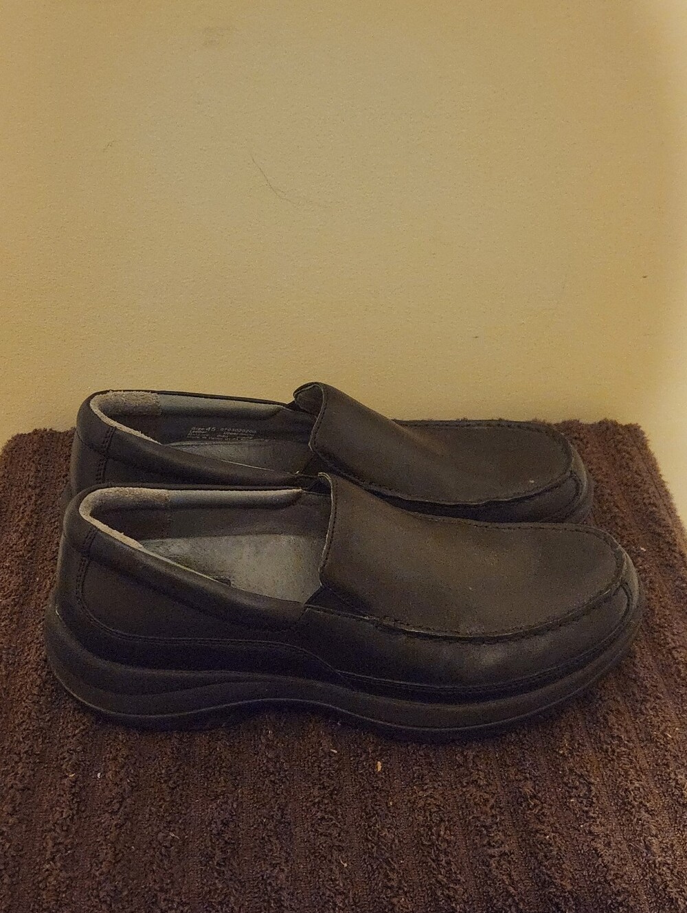 Dansko Men's Size 45/12 US Black Leather Slip-On Loafers